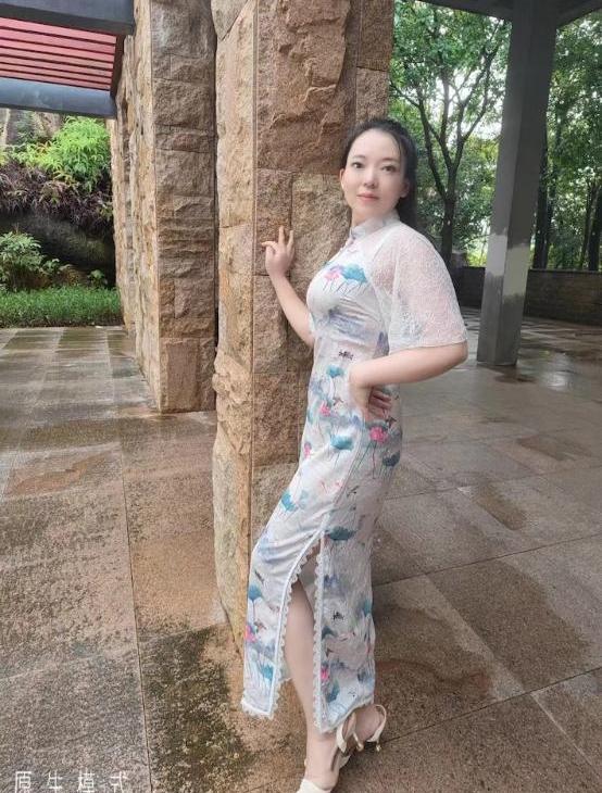 瑜伽美少妇叶子