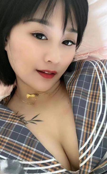 金沙大奶少妇