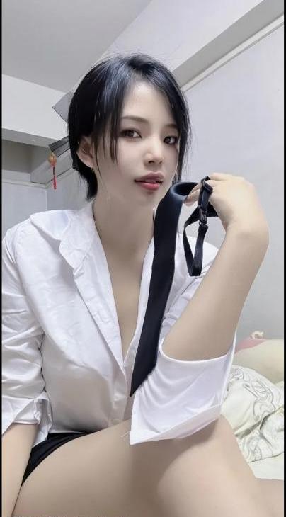 制服诱惑小骚货